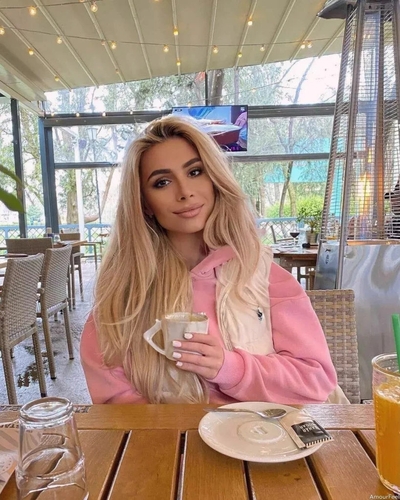 Uliana Profile image 6