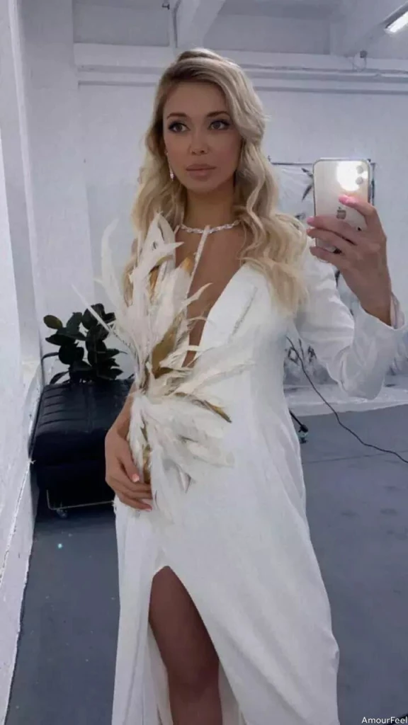 Elena Profile image 5