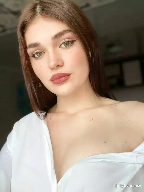 Anna Profile image 2