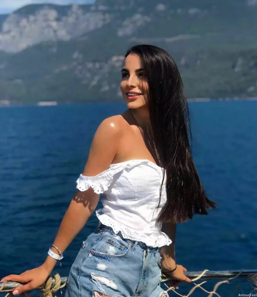 Aryna Profile image 4